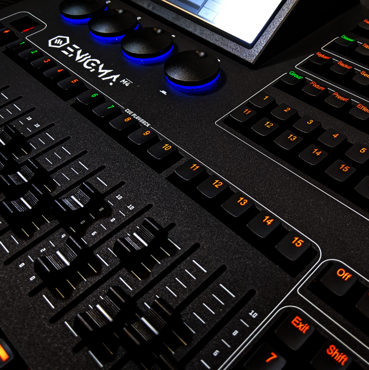 Blizzard Enigma M4 (Includes Custom Road Case, Dust Cover, USB Gooseneck Lamp)